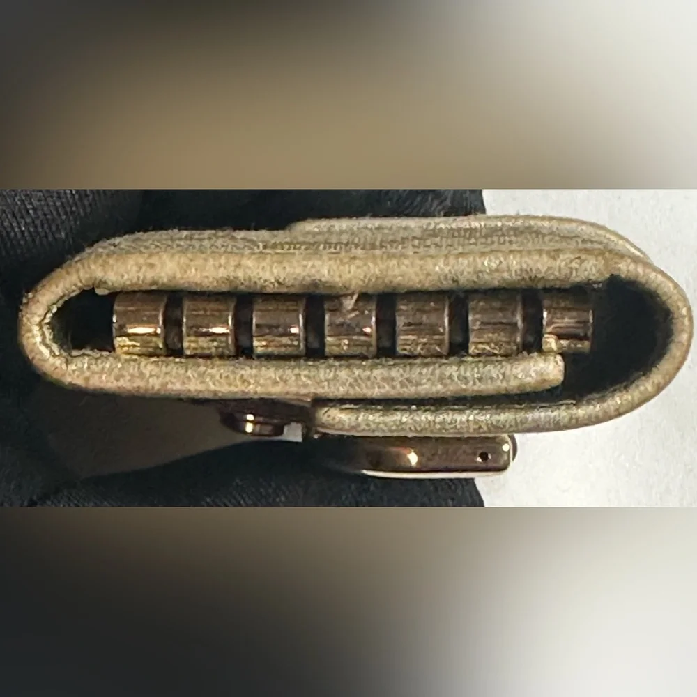 Authentic GUCCI Gold Monogram Key Holder GUC - Picture 17 of 17